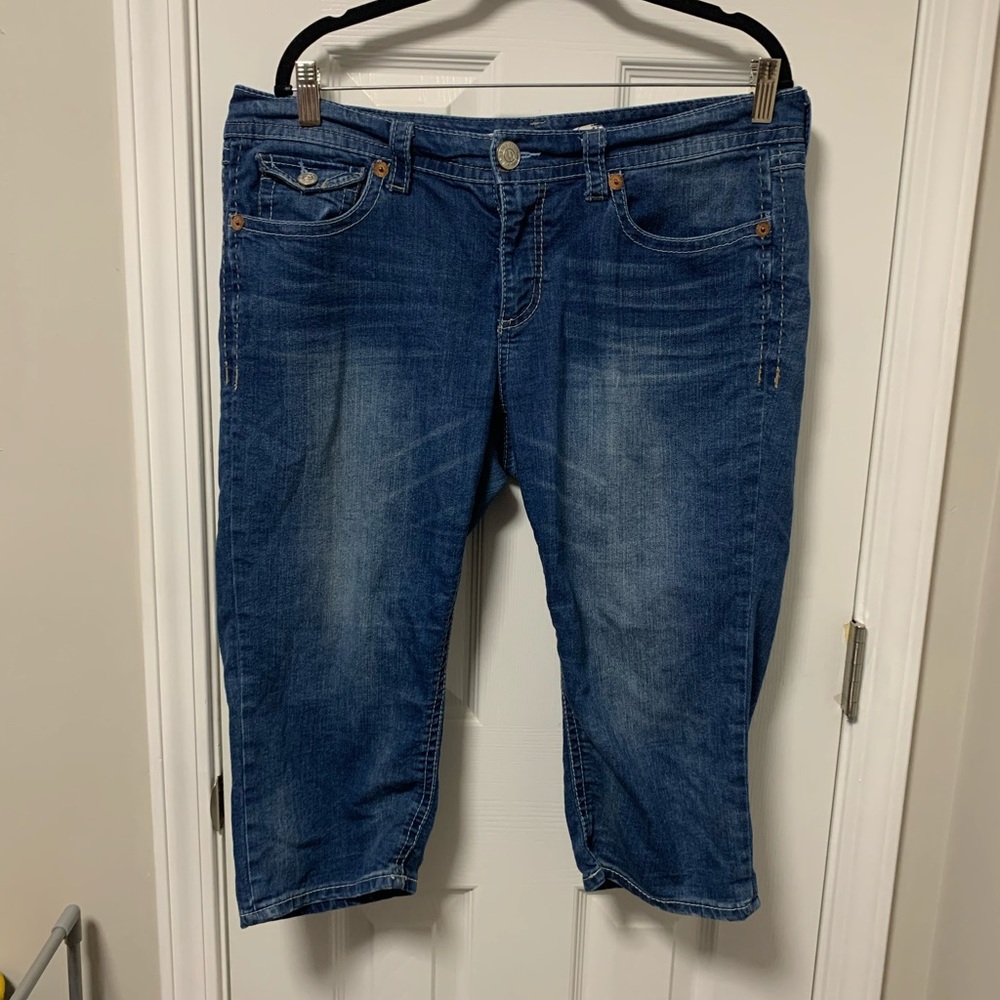 Seven capris